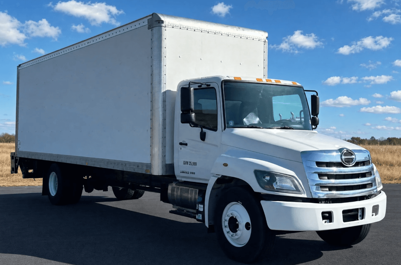 2018 Hino 268A box
